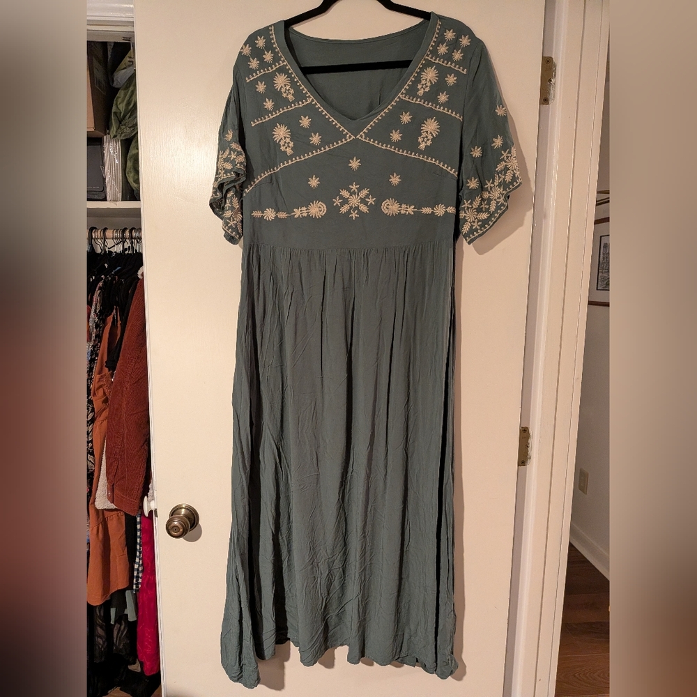 Green Maxi Dress with Cream Embroidery 2XL